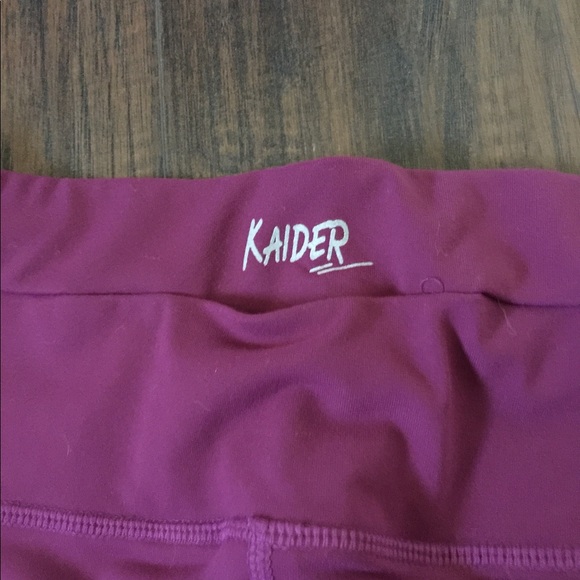 3 Compression Leggings - High Rise - Side Pockets - Picture 9 of 9